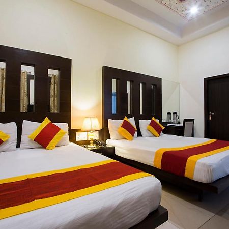 Hotel Baba Inn-By Rcg Hotels Nuova Delhi Esterno foto