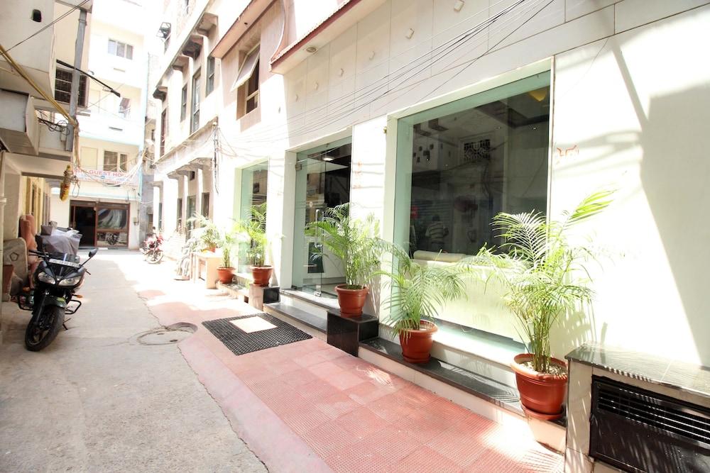 Hotel Baba Inn-By Rcg Hotels Nuova Delhi Esterno foto