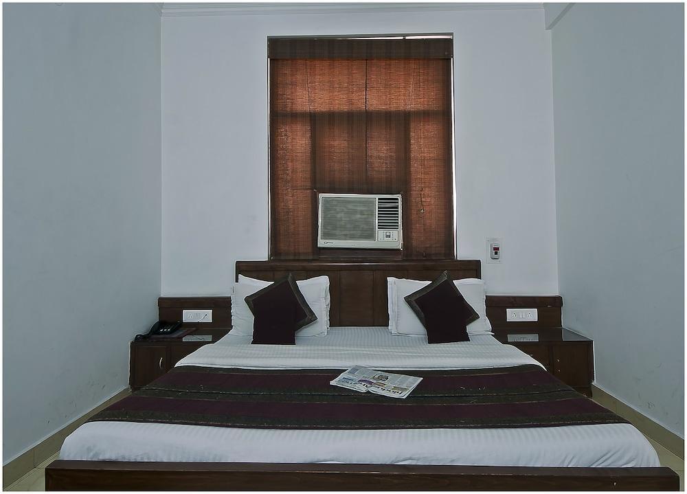 Hotel Baba Inn-By Rcg Hotels Nuova Delhi Esterno foto