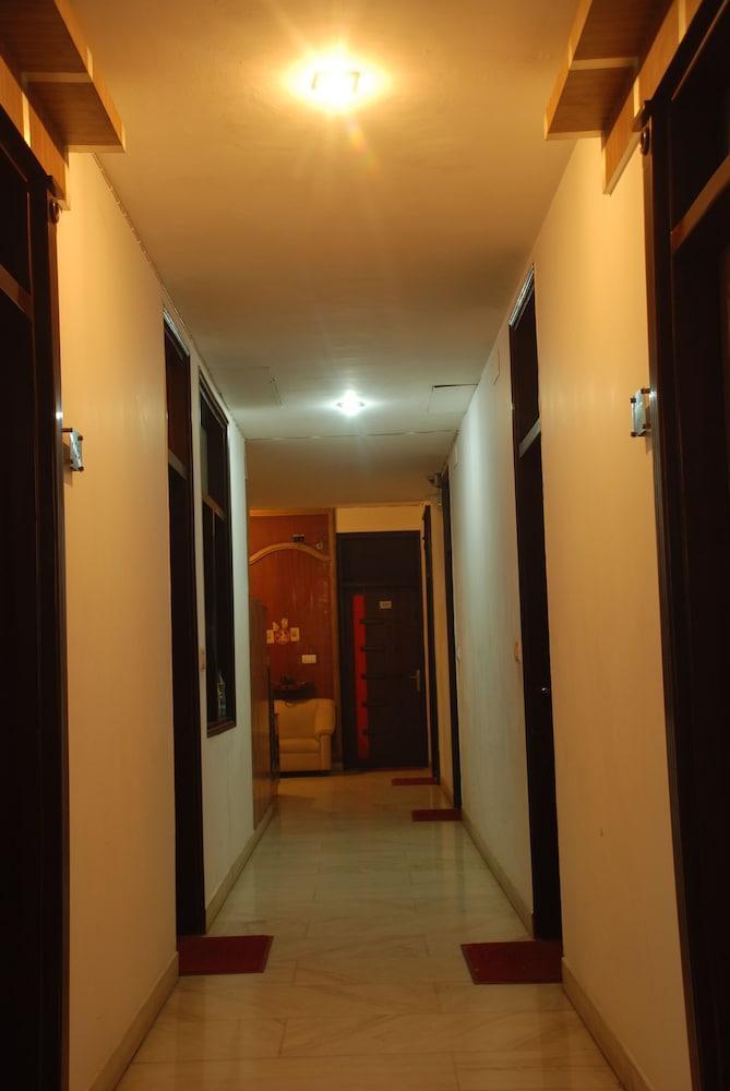 Hotel Baba Inn-By Rcg Hotels Nuova Delhi Esterno foto