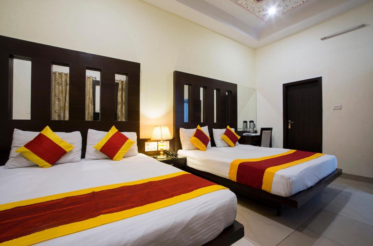 Hotel Baba Inn-By Rcg Hotels Nuova Delhi Esterno foto